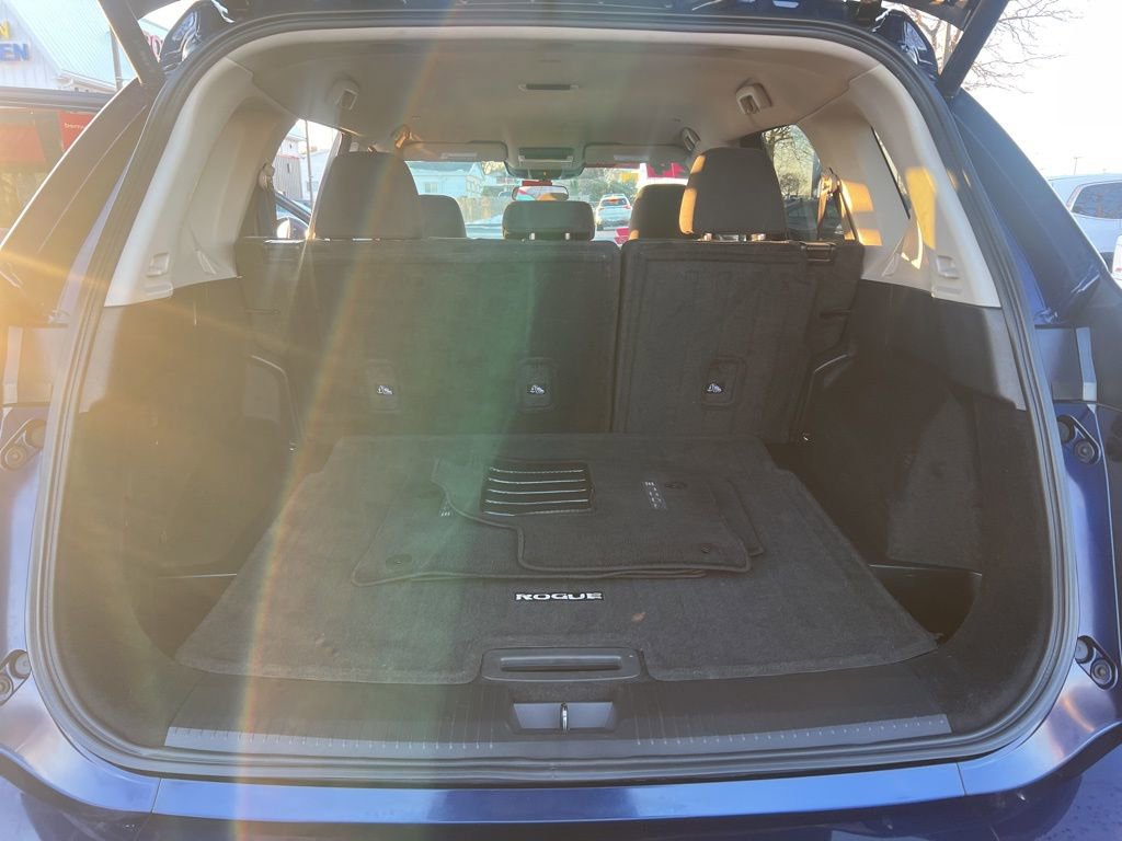 Certified 2024 Nissan Rogue SV image 12