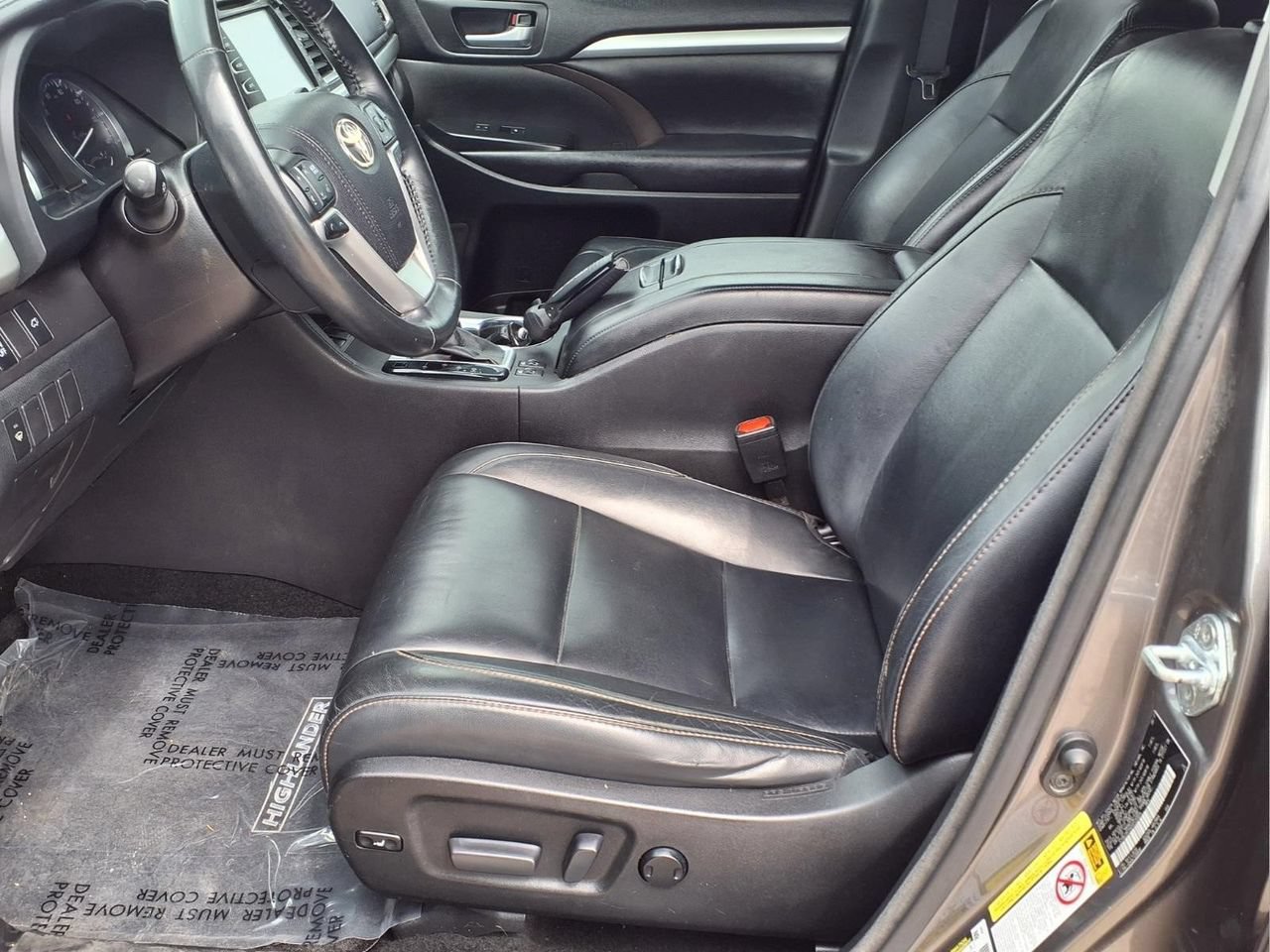 Used 2017 Toyota Highlander XLE FWD image 14
