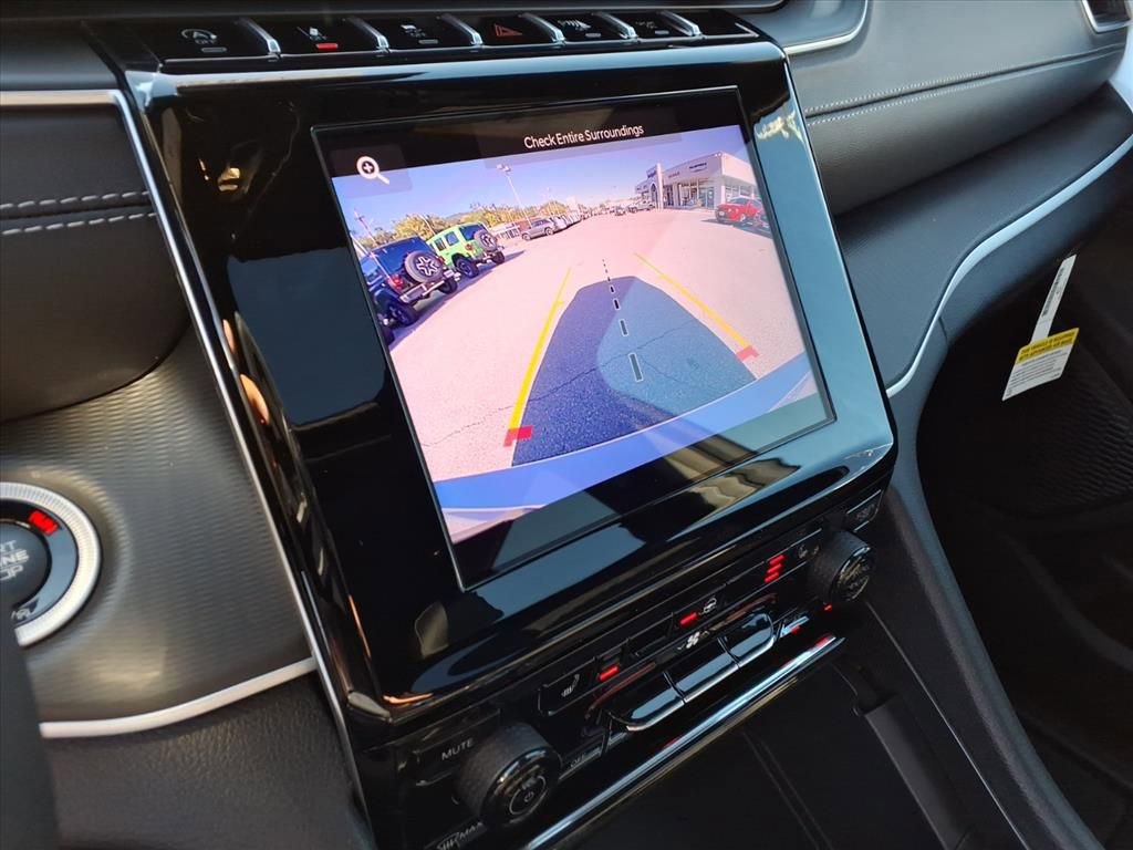 New 2025 Jeep Grand Cherokee L Altitude image 24