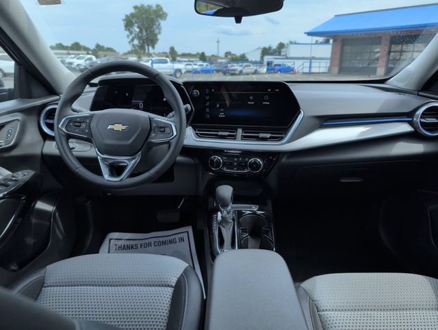 Used 2024 Chevrolet Trax LT w/ Driver Confidence Package FWD image 14