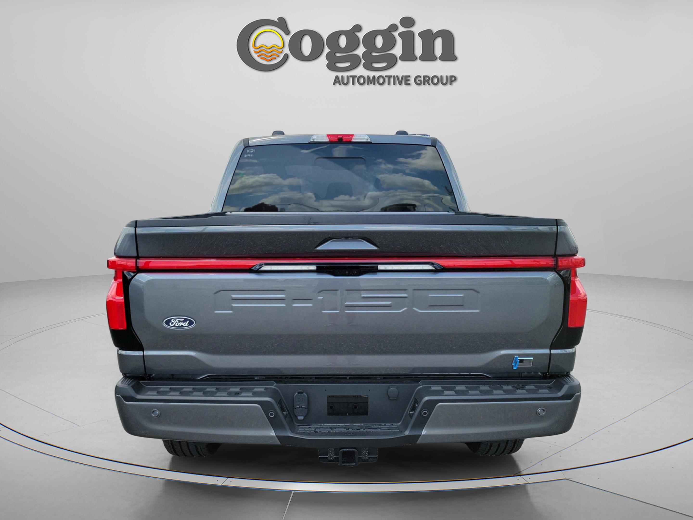 New 2025 Ford F150 Lightning Platinum image 4