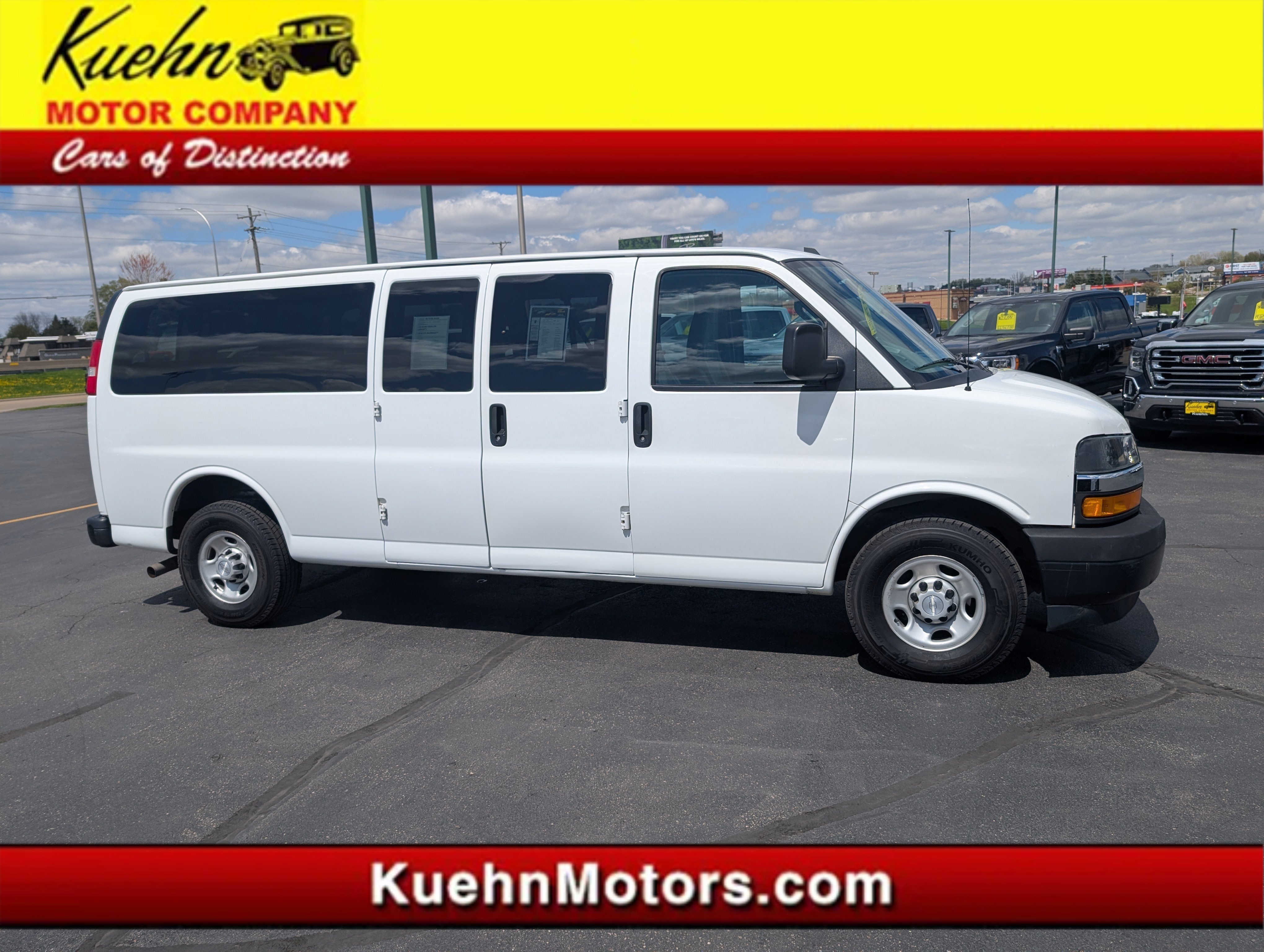 Used 2018 Chevrolet Express 3500 LS RWD image 1
