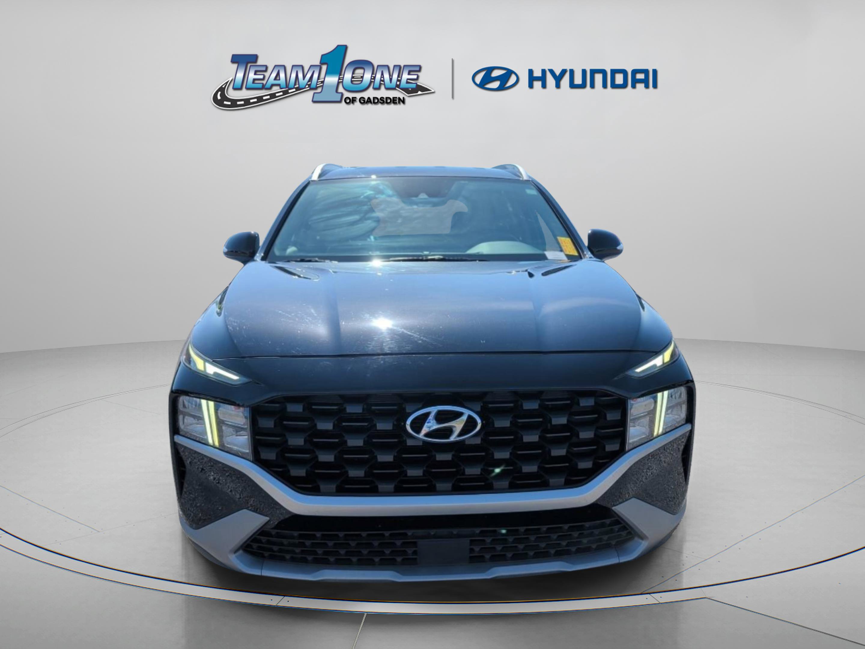 Used 2023 Hyundai Santa Fe SEL FWD image 2