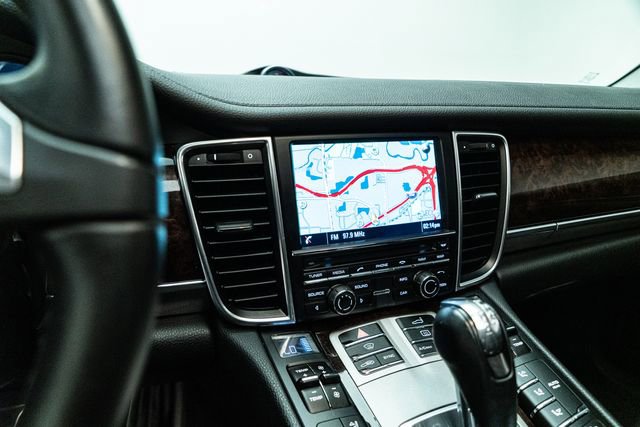 Used 2016 Porsche Panamera 4 Edition image 24