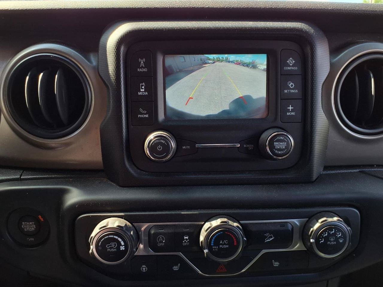 Used 2018 Jeep Wrangler Unlimited Sport AWD/4WD image 13