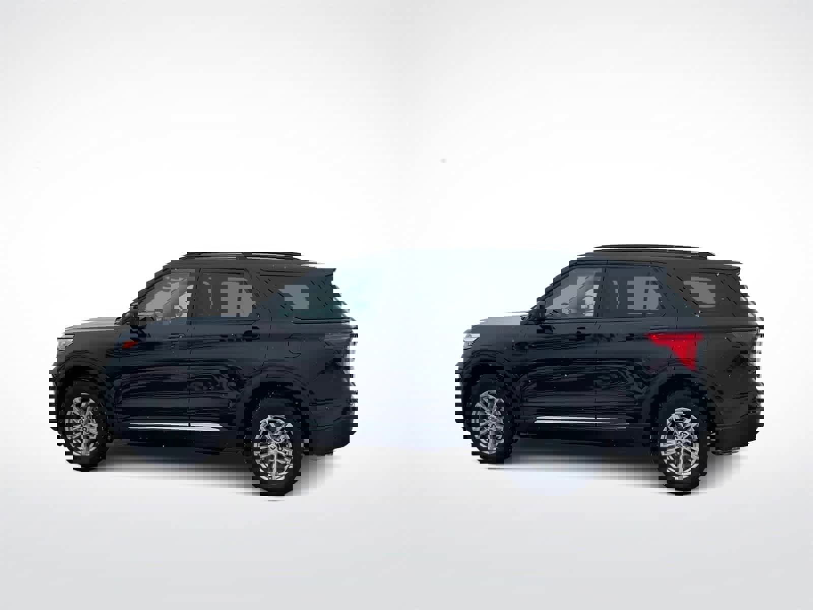 Used 2023 Ford Explorer XLT w/ Equipment Group 202A image 6