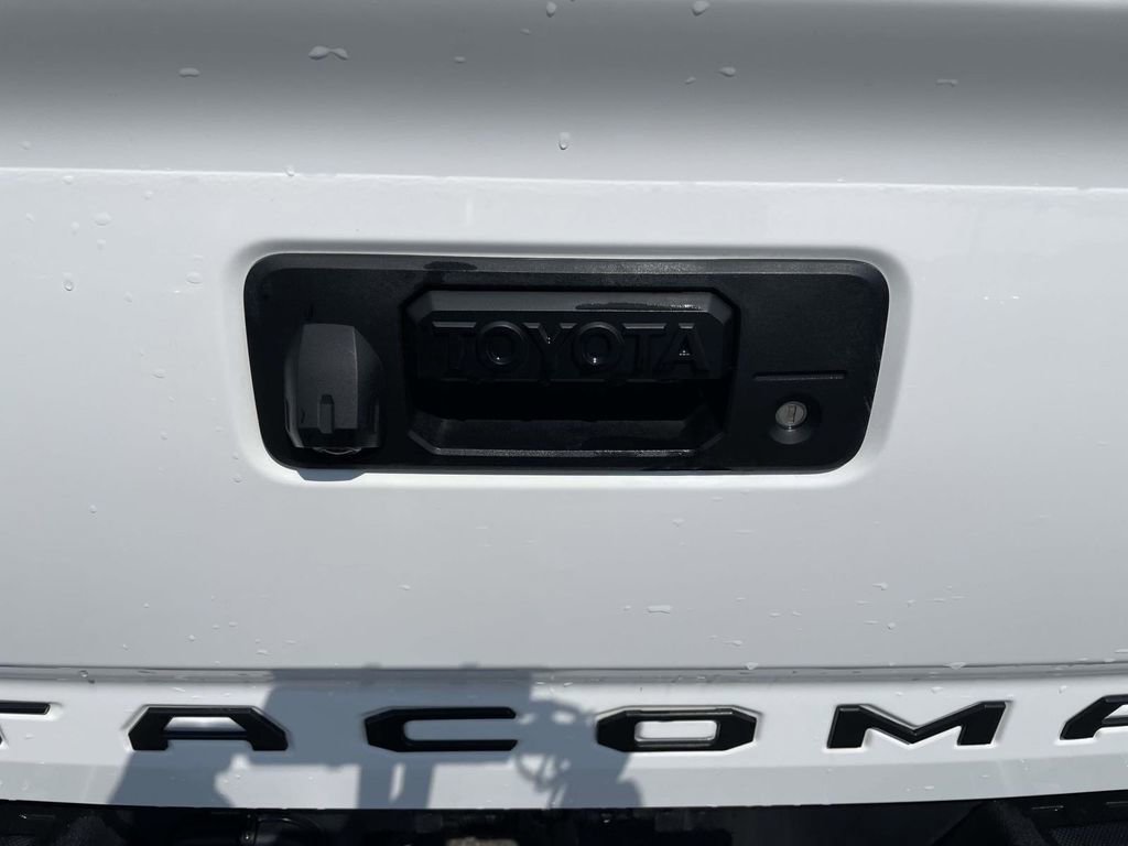 Used 2023 Toyota Tacoma SR5 w/ Technology Package image 28