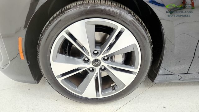 Used 2025 Audi A6 e-tron Premium Plus w/ Premium Plus RWD image 78