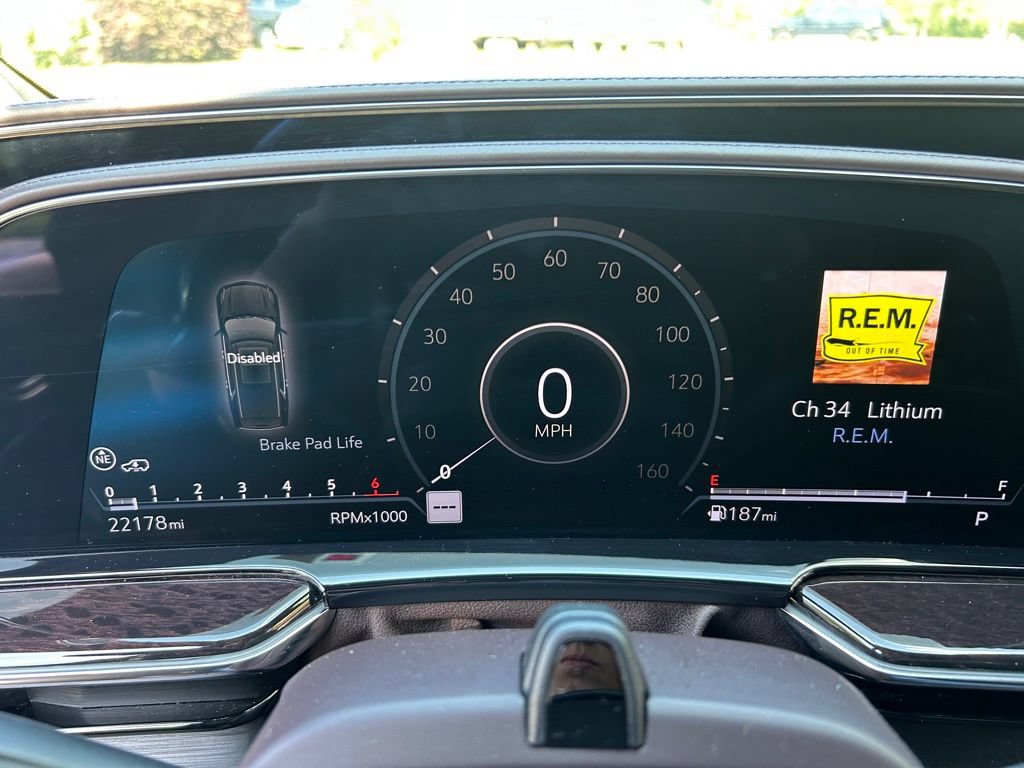 Used 2022 Cadillac Escalade Premium Luxury Platinum RWD image 32