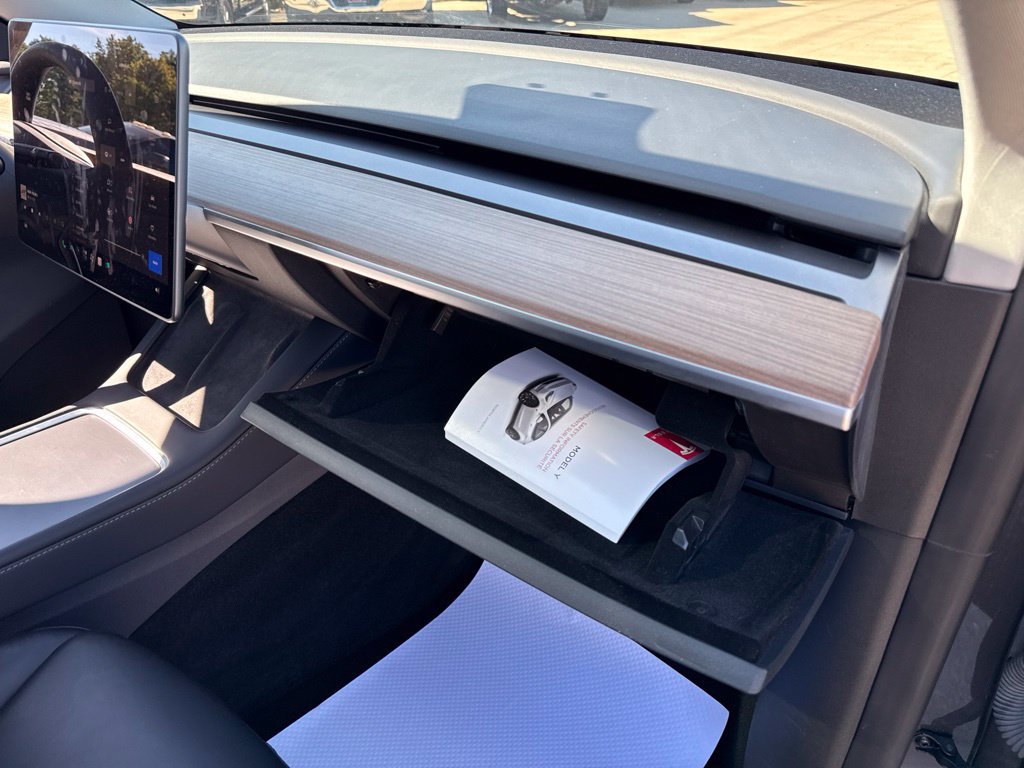 Used 2023 Tesla Model Y Long Range AWD/4WD image 40