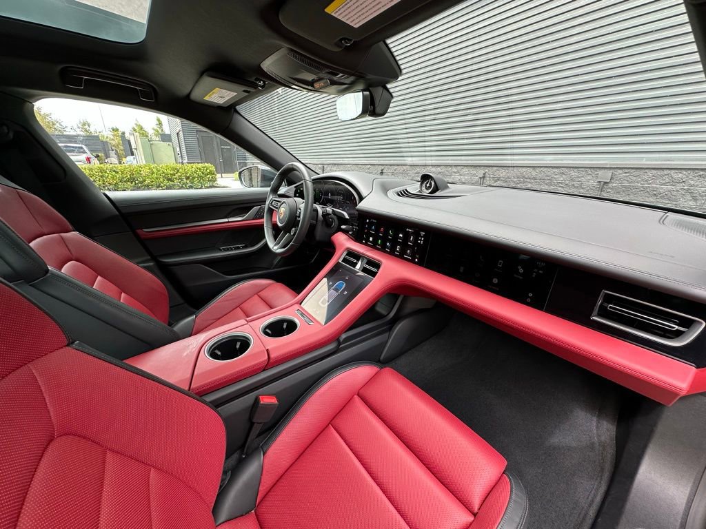 Used 2025 Porsche Taycan image 38