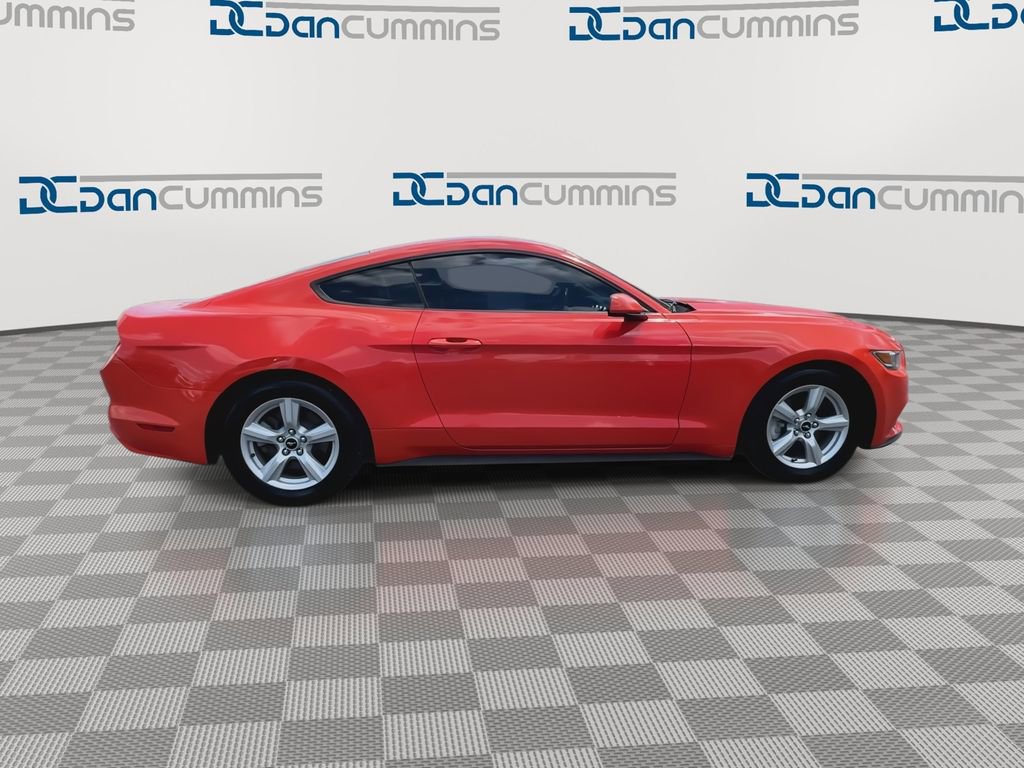 Used 2016 Ford Mustang Coupe RWD image 9
