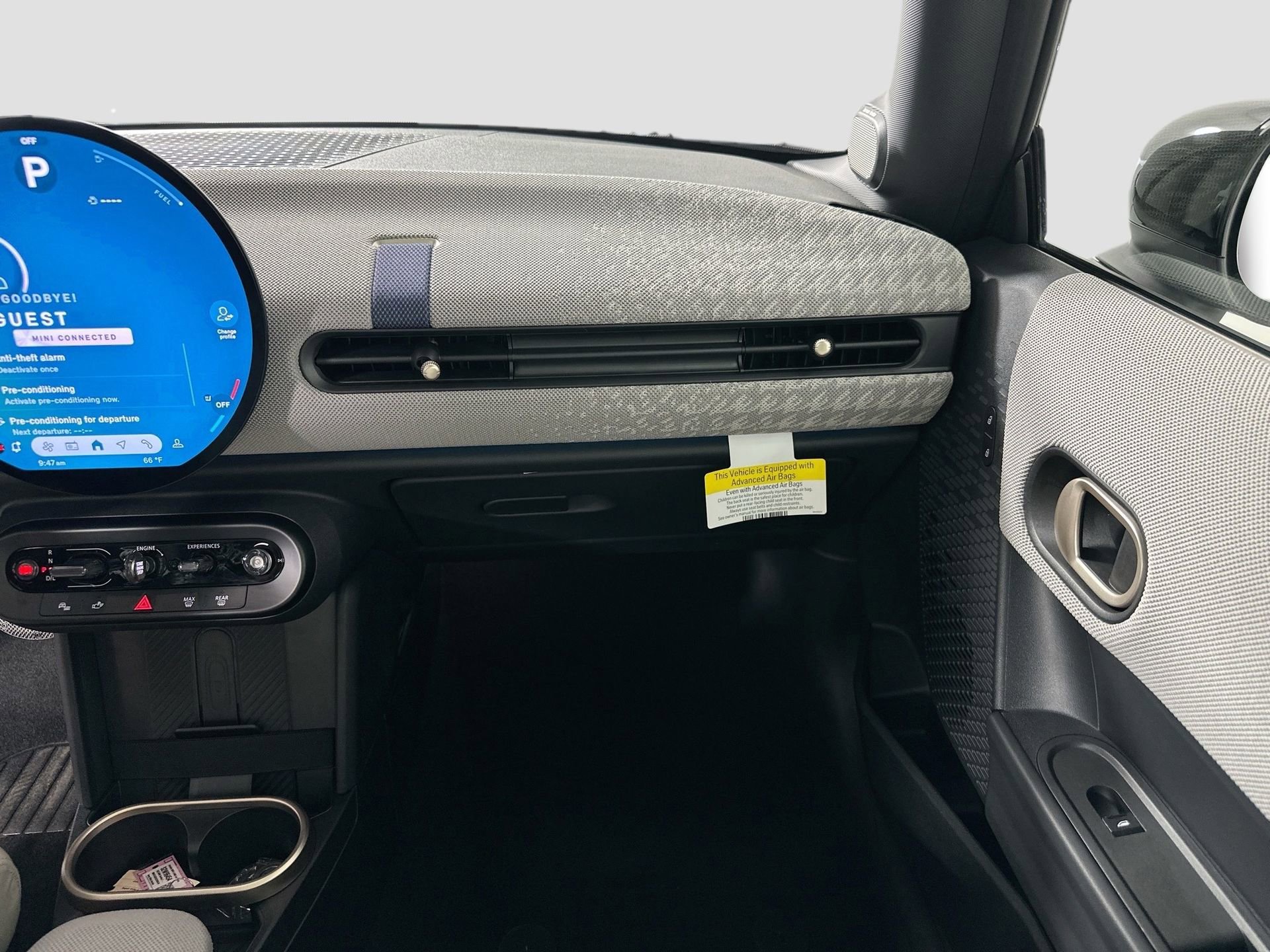 Used 2025 MINI Cooper 2-Door Hardtop image 25