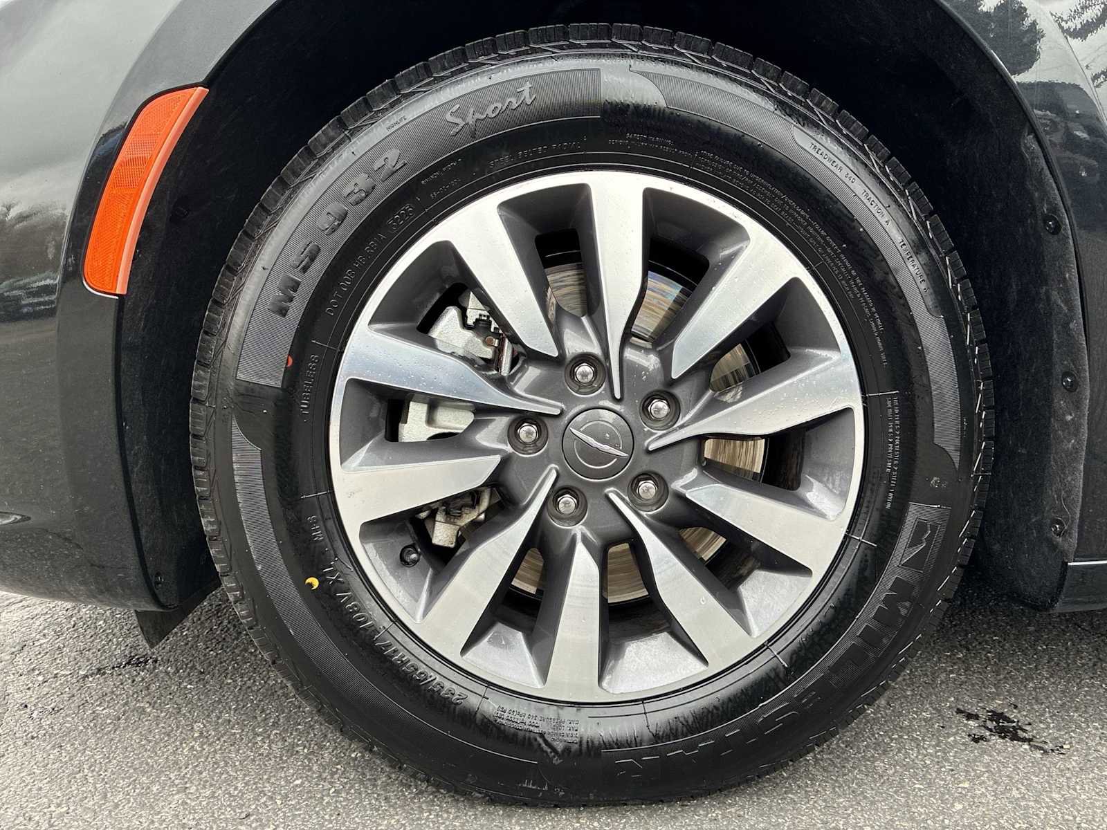 Certified 2023 Chrysler Pacifica Touring-L FWD image 18