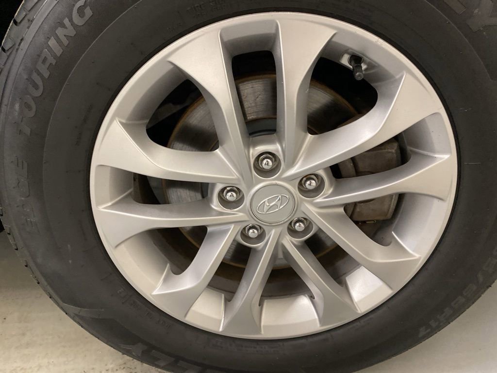 Used 2019 Hyundai Santa Fe SE image 24