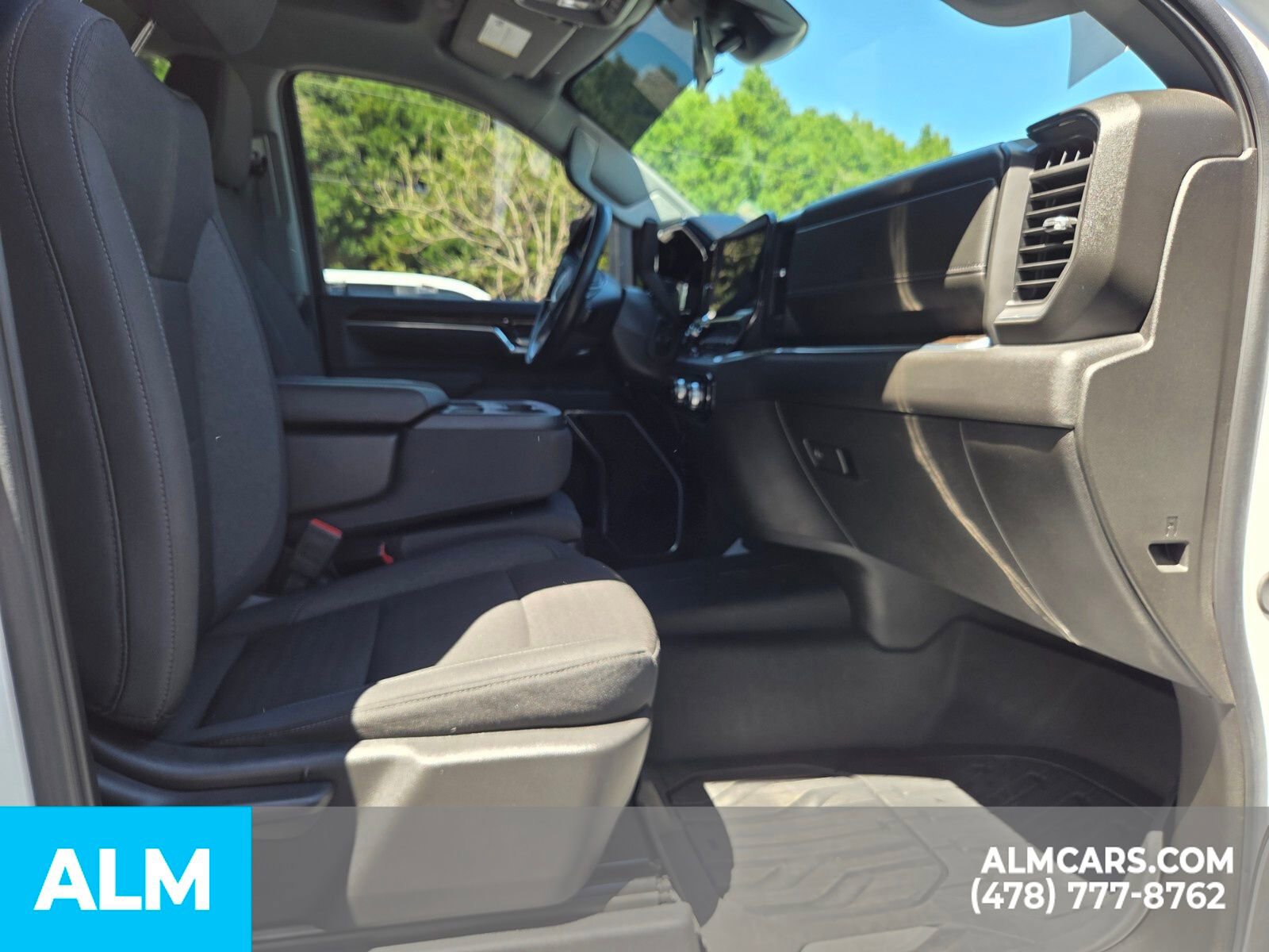 Used 2025 GMC Sierra 2500 SLE w/ SLE Convenience Package image 16