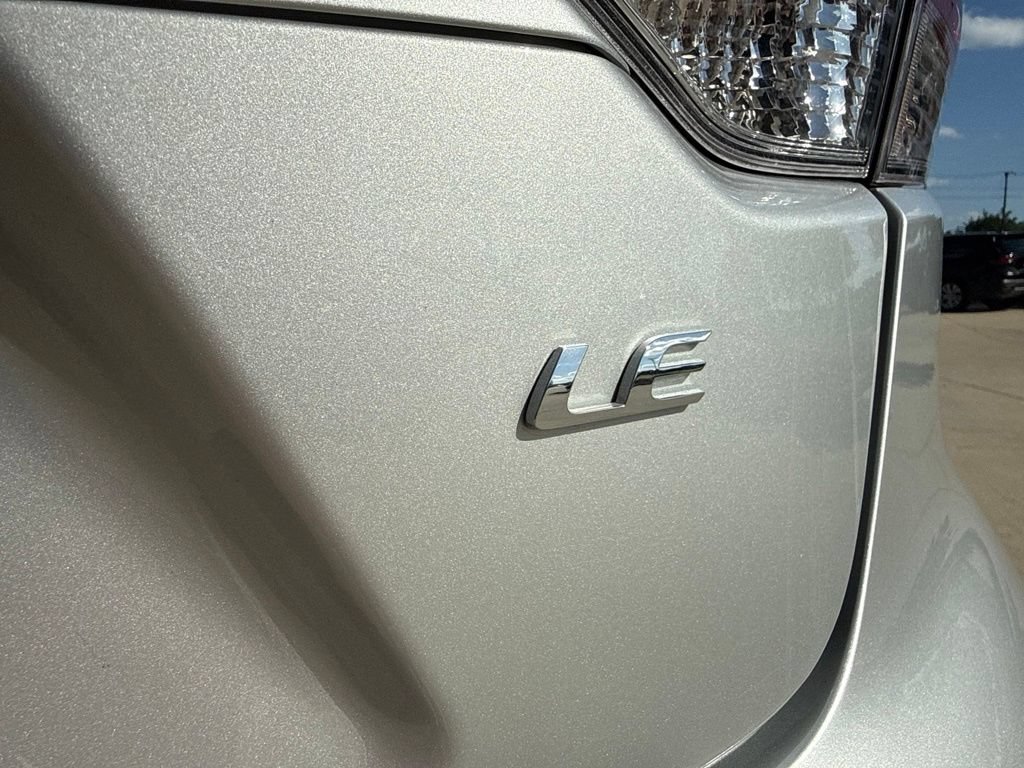 Used 2026 Toyota Corolla LE FWD image 10
