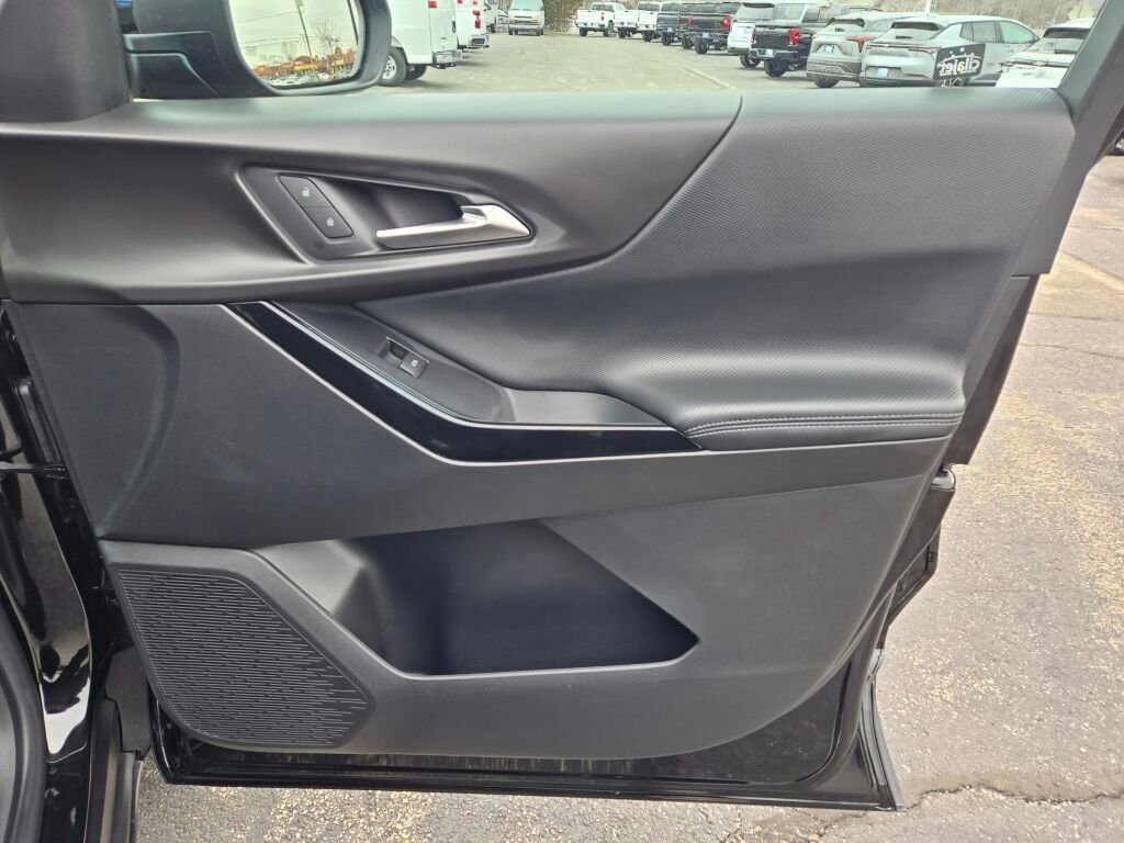 New 2026 Chevrolet Equinox LT w/ LPO, Floor Liner Package image 5