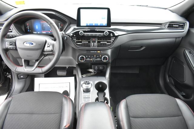 Used 2025 Ford Escape ST-Line image 18