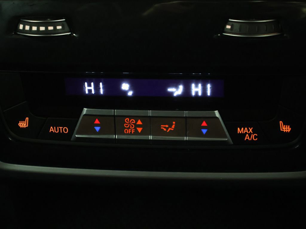 Used 2023 BMW X7 xDrive40i w/ M Sport Package AWD/4WD image 53