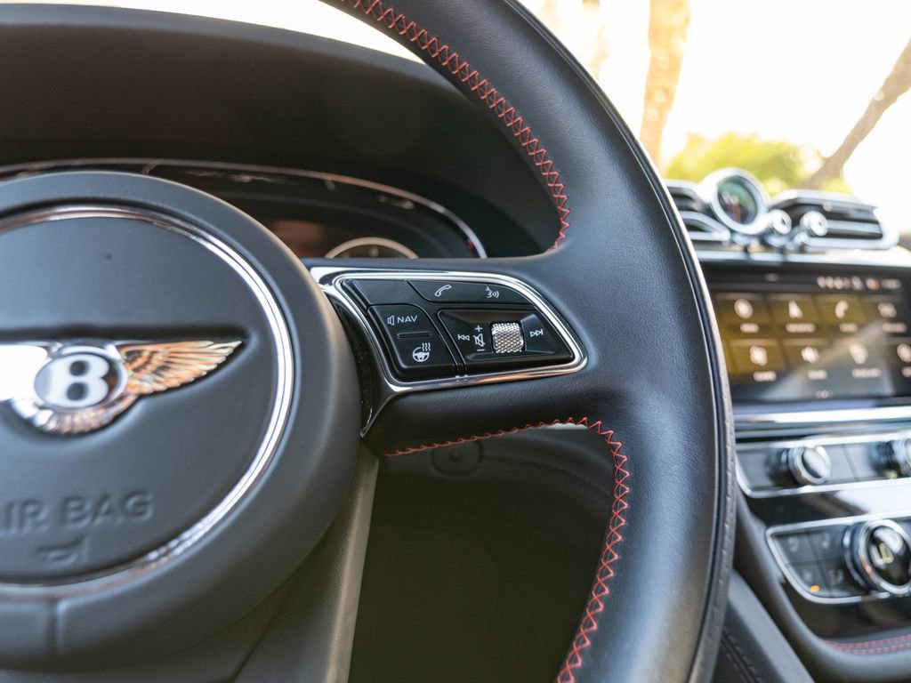 Used 2023 Bentley Bentayga Extended Wheelbase AWD/4WD image 9