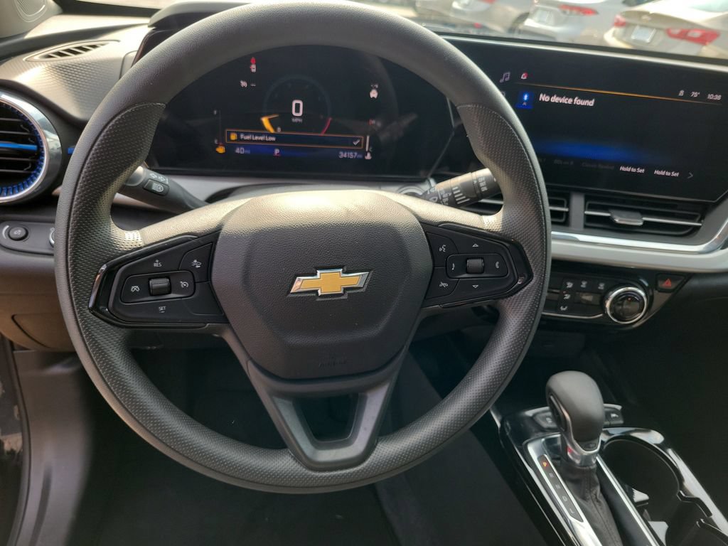 Used 2025 Chevrolet Trax LT FWD image 26