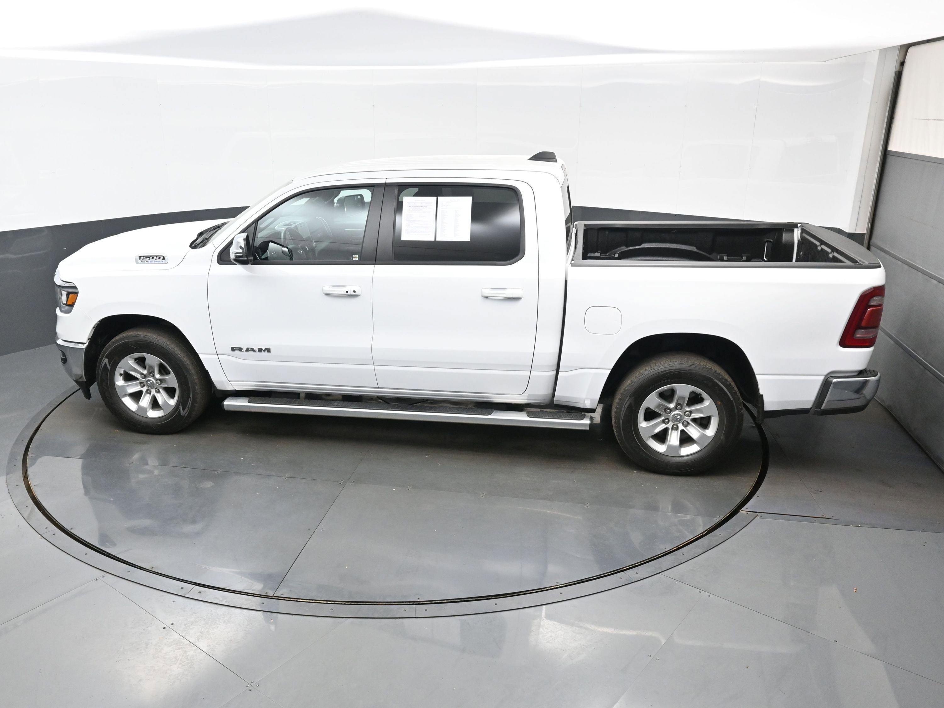 Used 2023 RAM 1500 Laramie AWD/4WD image 34