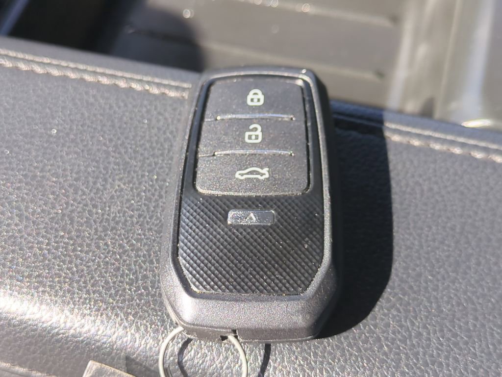 Used 2022 Toyota Tundra SR5 w/ SR5 Convenience Package image 32