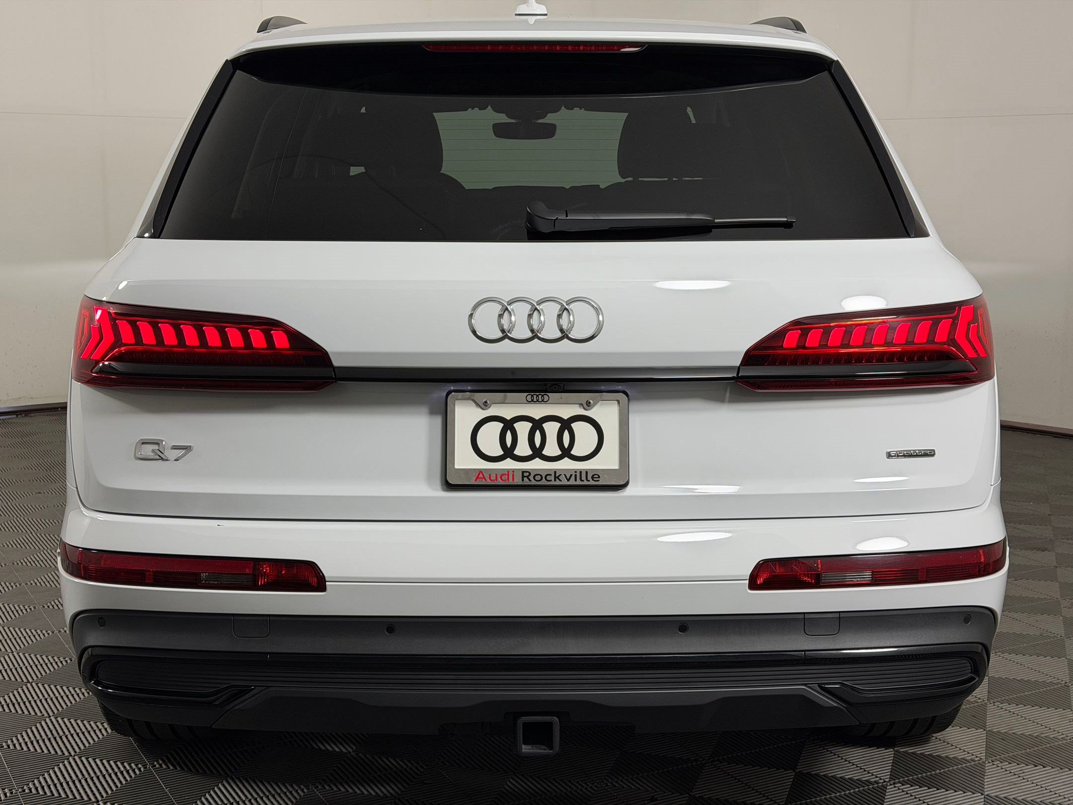 Used 2023 Audi Q7 2.0T Premium Plus w/ Premium Plus Package AWD/4WD image 10