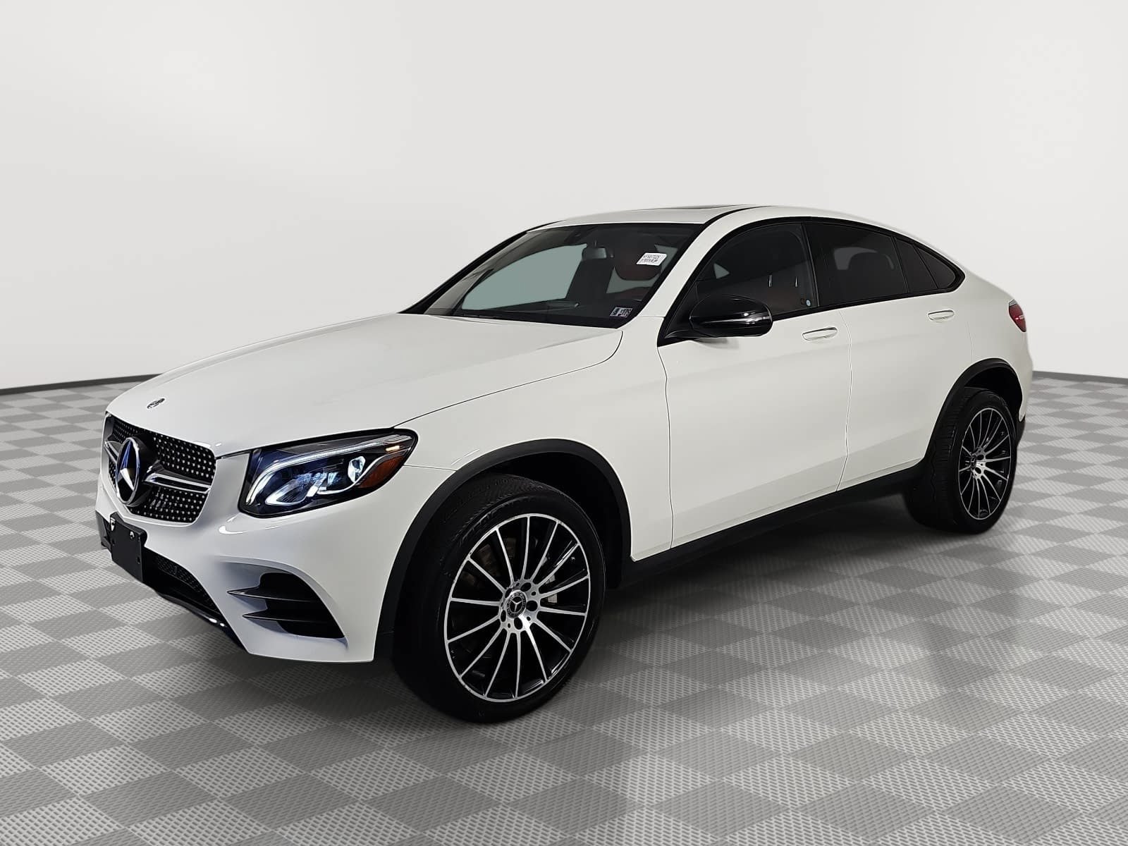 Used 2019 Mercedes-Benz GLC 300 4MATIC Coupe image 4
