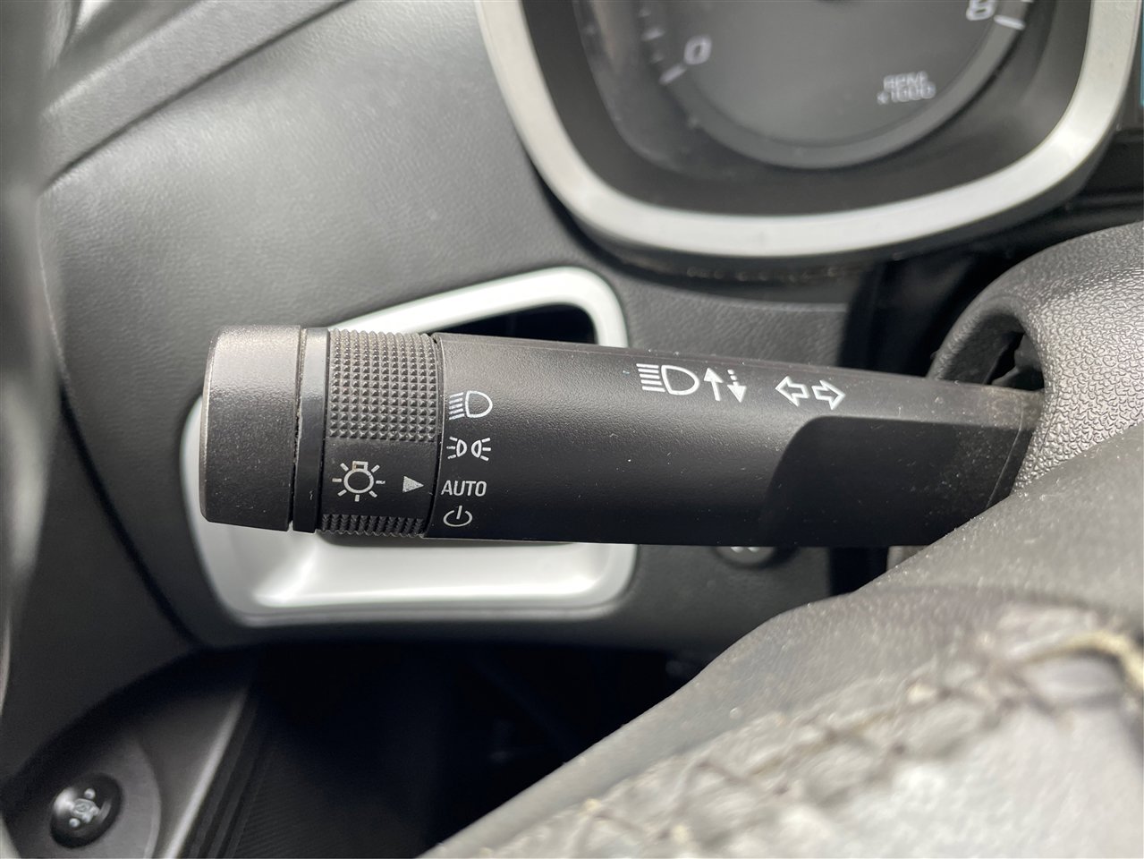 Used 2016 Chevrolet Equinox LT w/ Convenience Package image 22