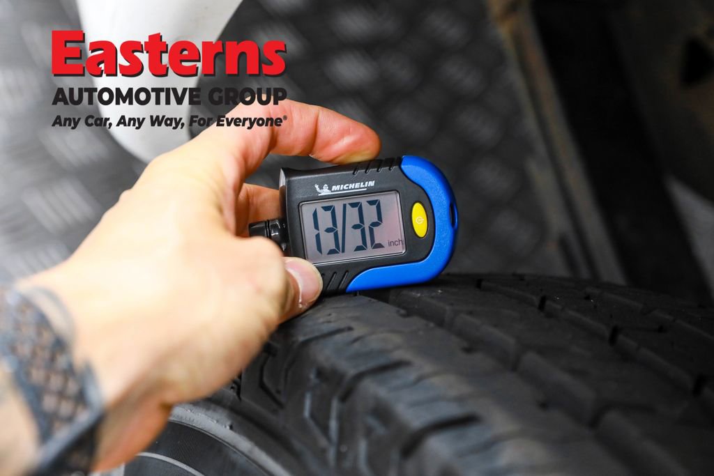 Used 2021 Chevrolet Express 2500 w/ Driver Convenience Package image 23