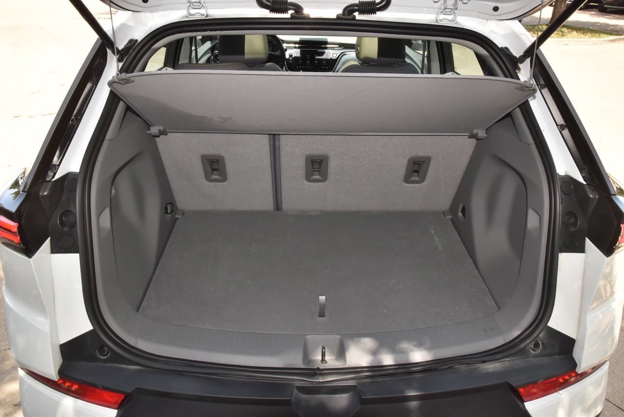 Used 2023 Chevrolet Bolt EUV Premier w/ Sun & Sound Package FWD image 36
