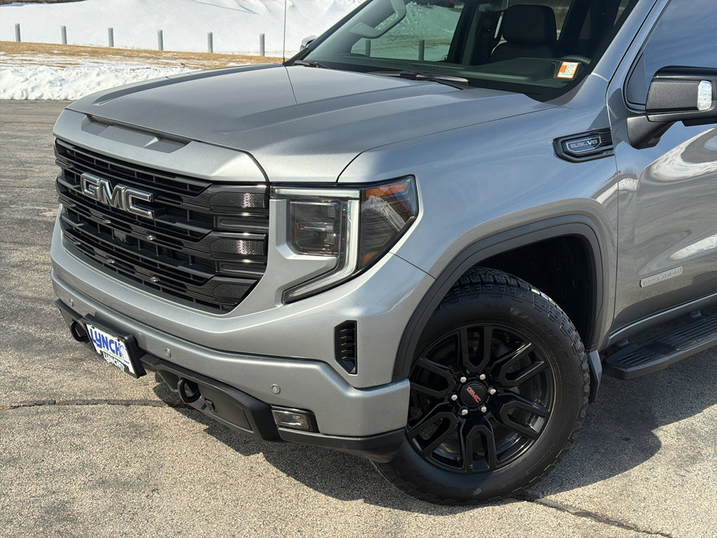 Used 2024 GMC Sierra 1500 Elevation w/ Elevation Premium Package AWD/4WD image 8