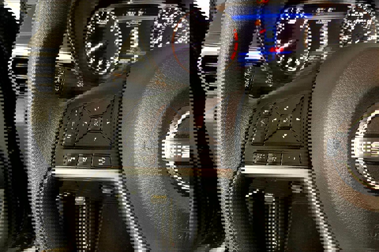 Used 2025 Nissan Altima 2.5 SV image 18