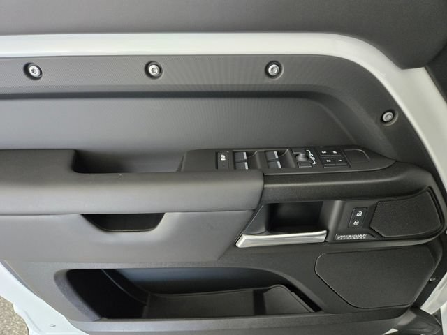 New 2026 Land Rover Defender 130 V8 AWD/4WD image 20