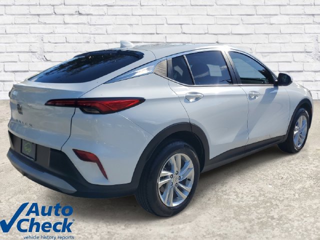 Used 2025 Buick Envista Sport Touring FWD image 4