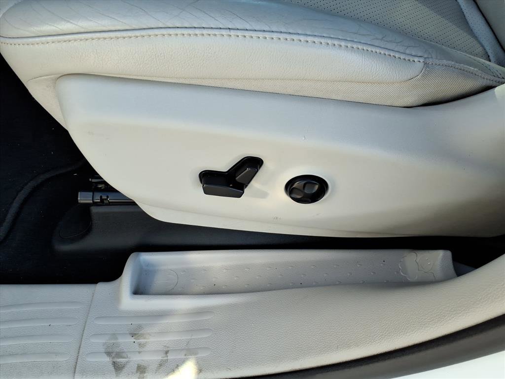 Used 2018 Chrysler Pacifica Touring-L image 15