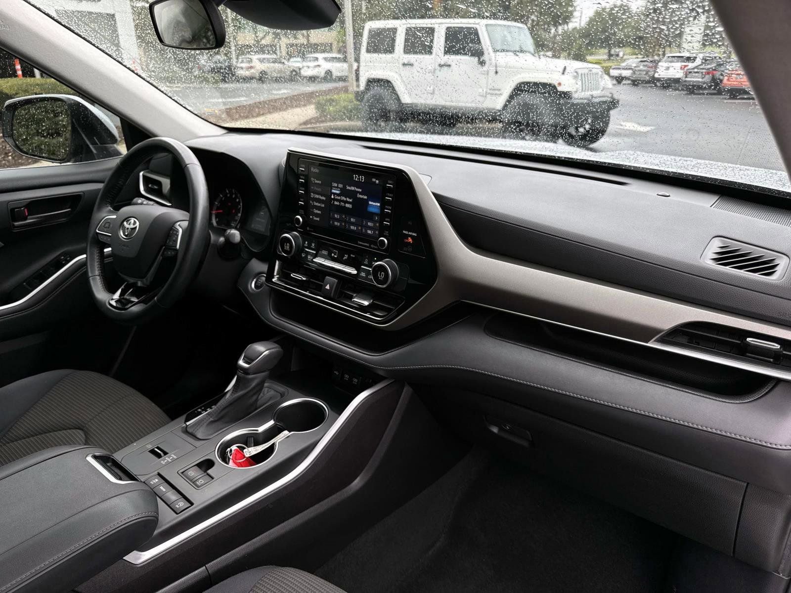 Used 2021 Toyota Highlander LE image 16