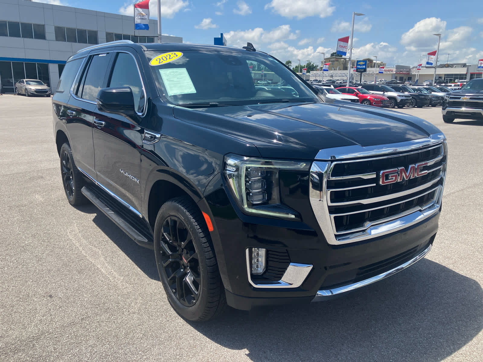 Used 2023 GMC Yukon SLT w/ SLT Premium Package