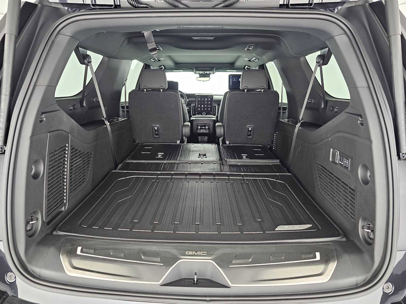 New 2026 GMC Yukon XL Elevation w/ Elevation Premium Package image 19