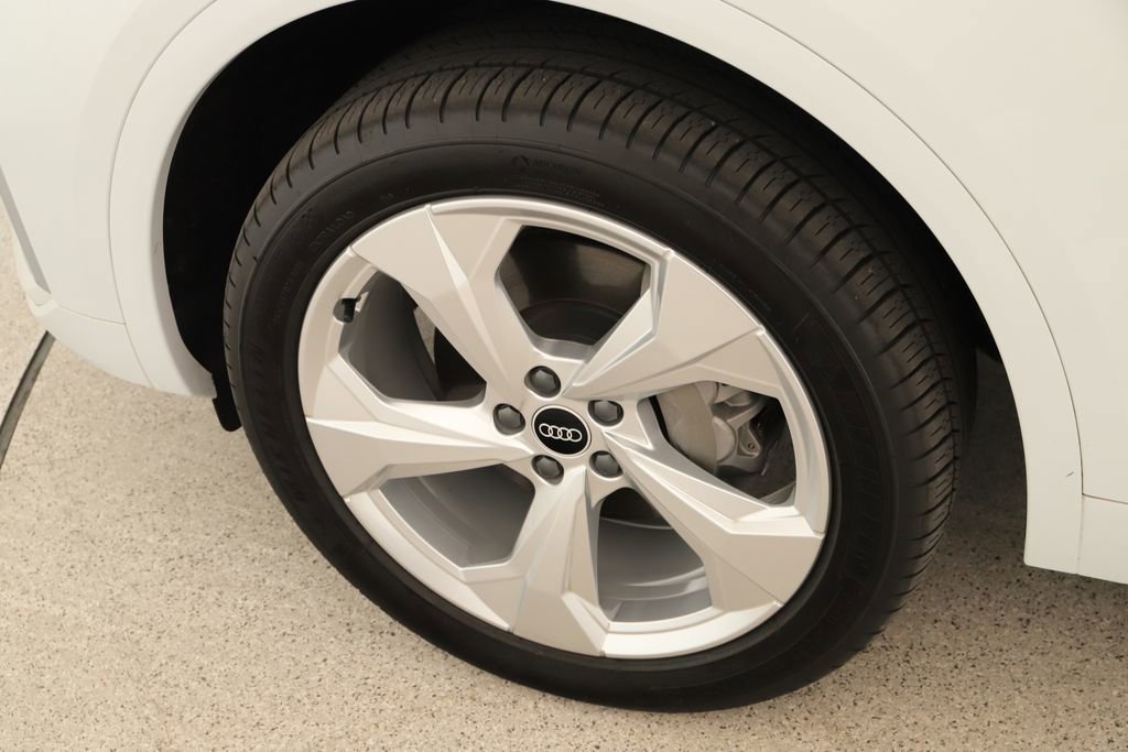 Certified 2021 Audi Q5 2.0T Premium Plus w/ Premium Plus Package image 32