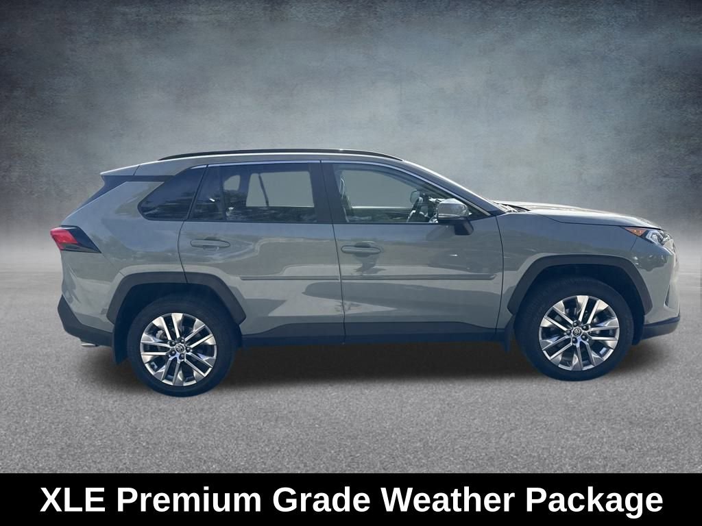 Used 2021 Toyota RAV4 XLE Premium image 6