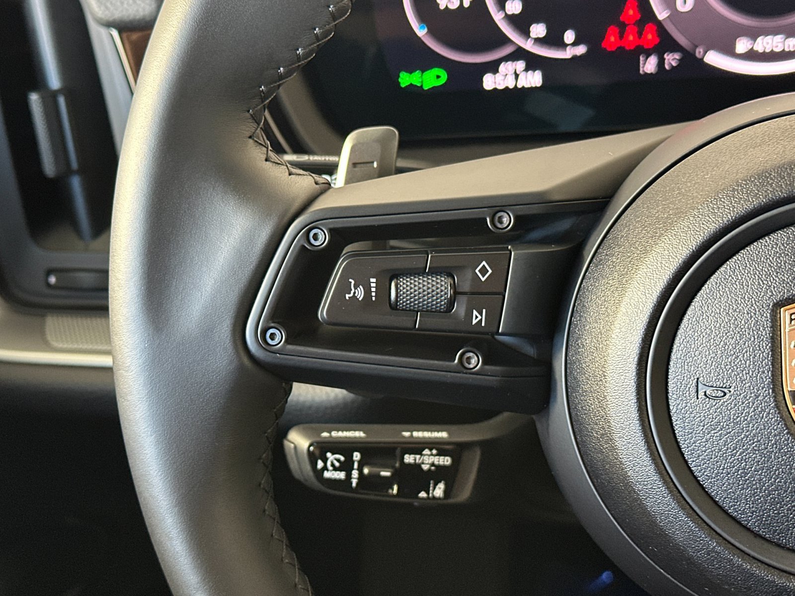 Certified 2025 Porsche Cayenne AWD/4WD image 29
