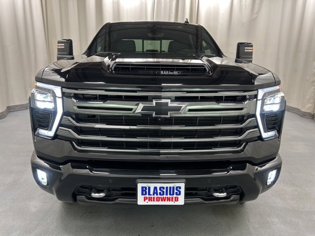 Used 2024 Chevrolet Silverado 3500 High Country w/ High Country Premium Package image 34