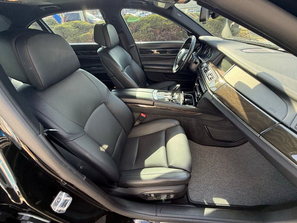 Used 2013 BMW 750Li image 44