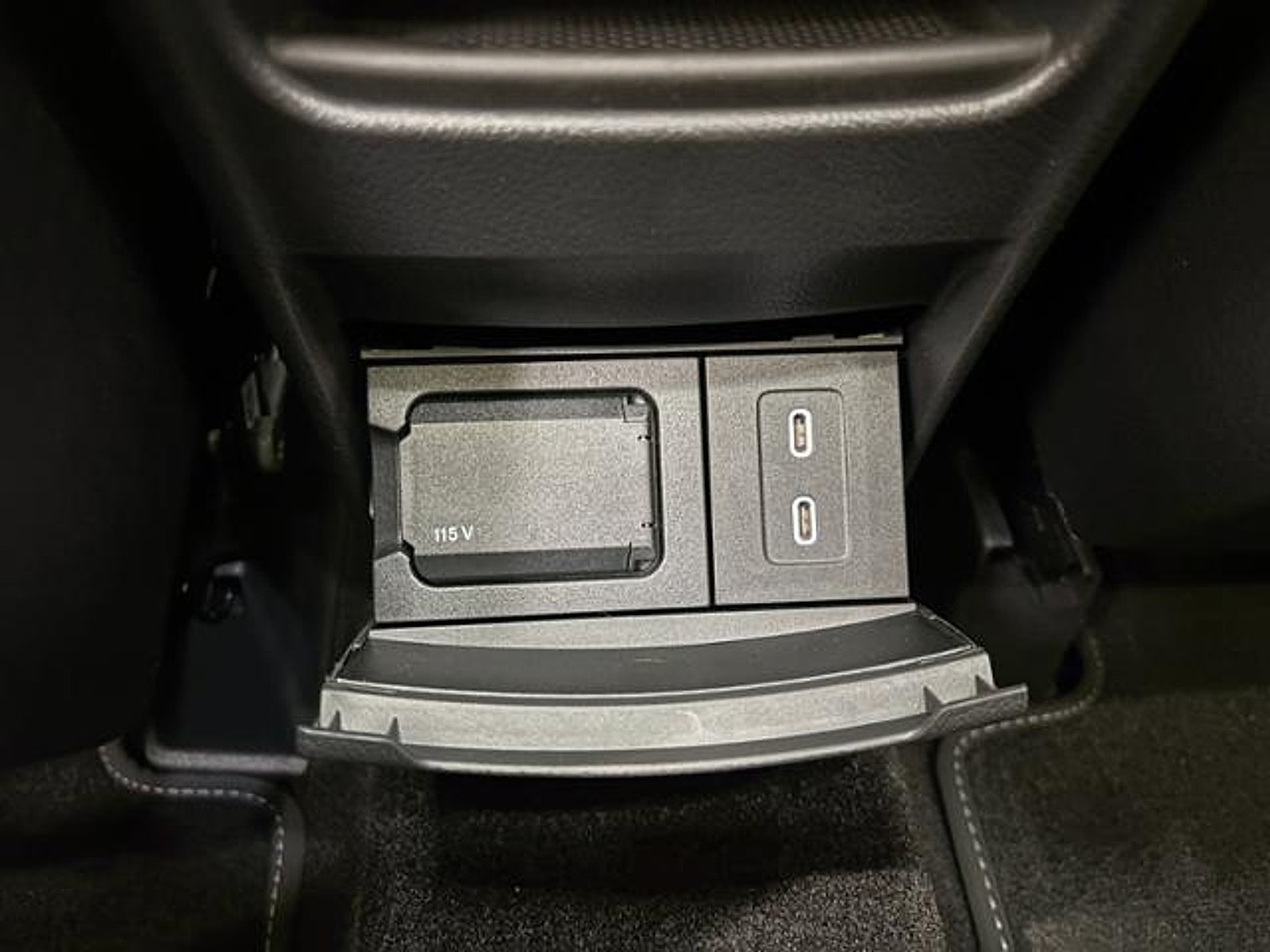 New 2026 Mercedes-Benz GLB 250 image 25