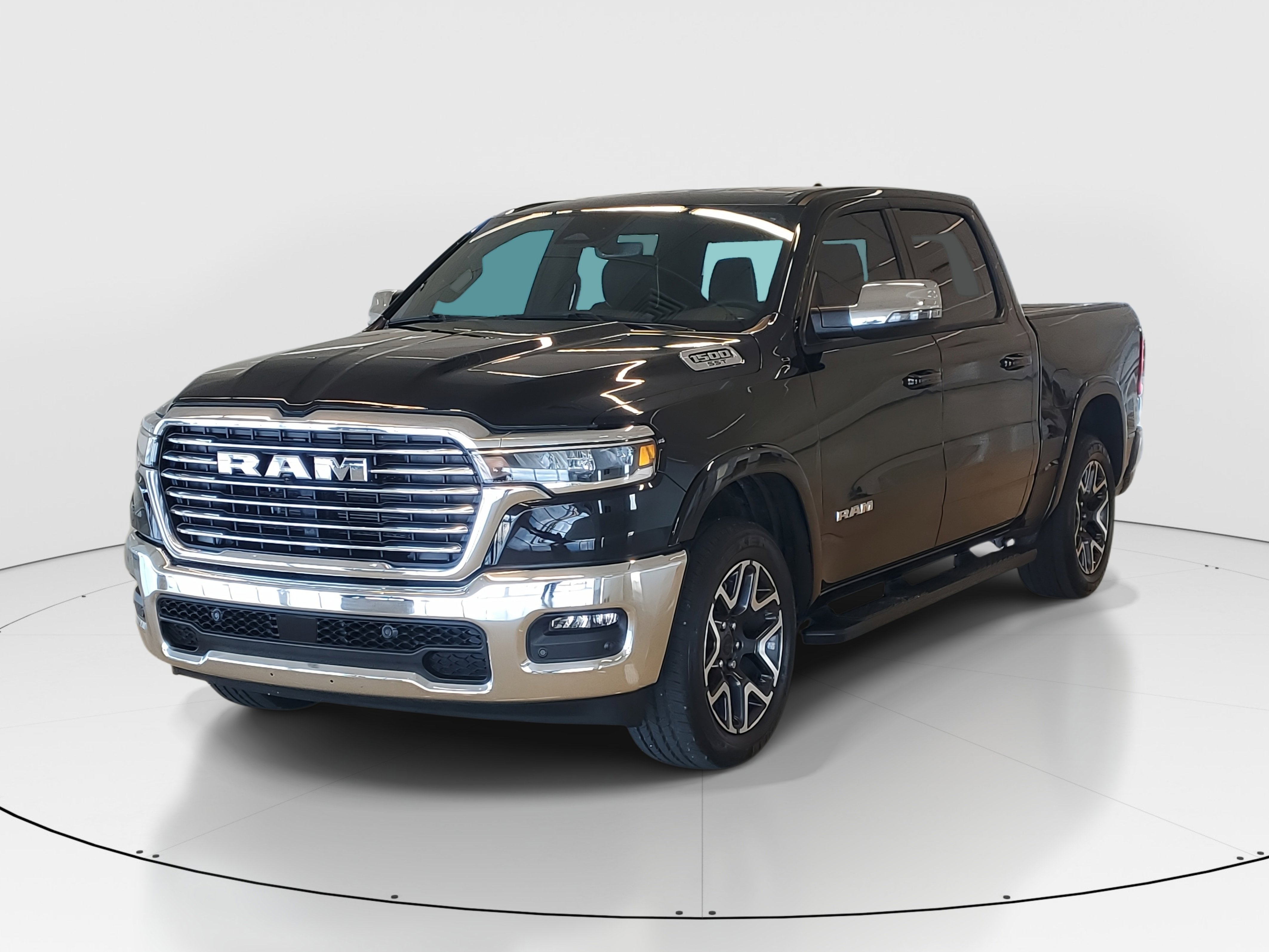 Used 2025 RAM 1500 Laramie image 5