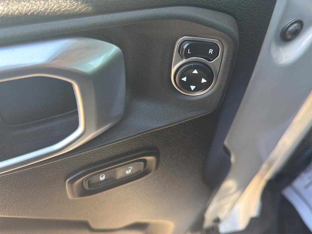 Used 2024 Jeep Wrangler Unlimited w/ Convenience Group AWD/4WD image 19