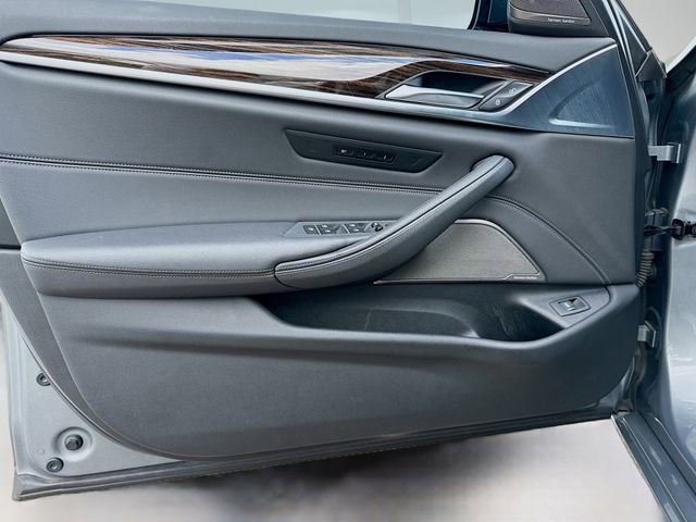 Used 2023 BMW 530i w/ Premium Package image 22